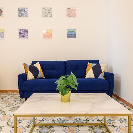 Guest House 121 Charming Apartment Nápoly Kültér fotó