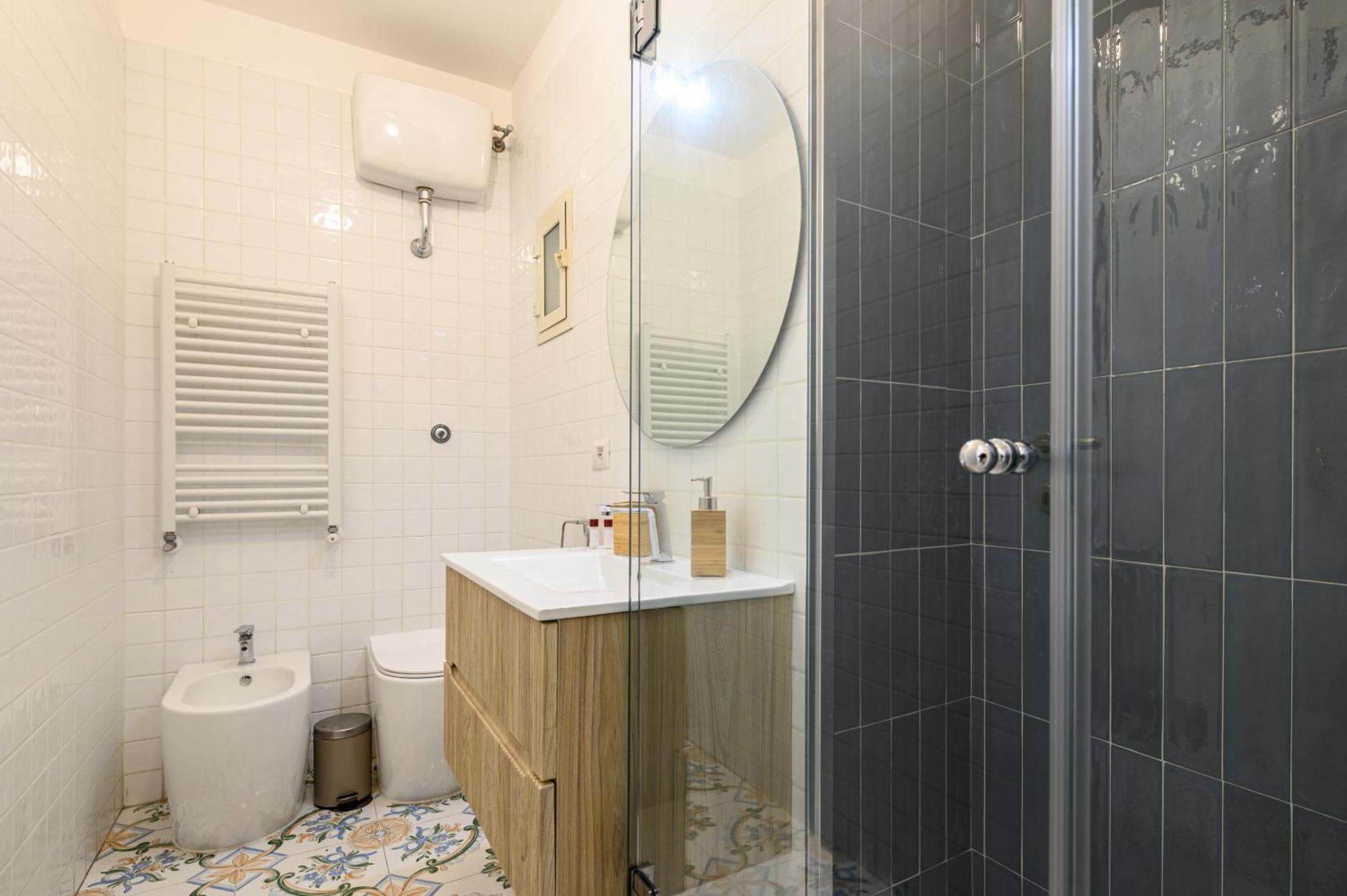Guest House 121 Charming Apartment Nápoly Kültér fotó