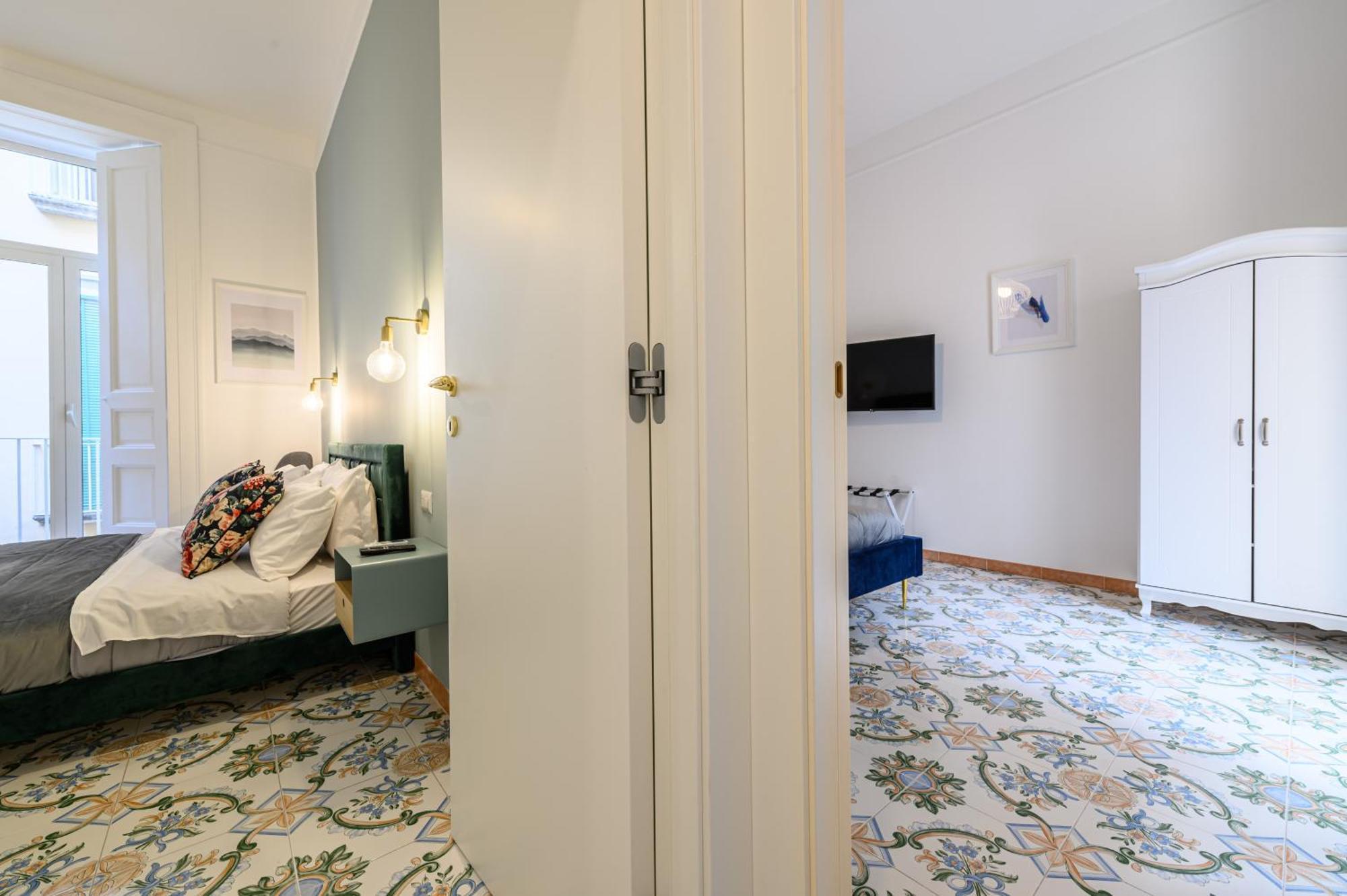 Guest House 121 Charming Apartment Nápoly Kültér fotó